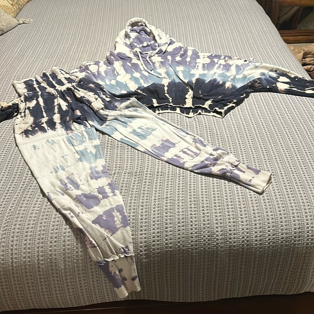 Tracksuit, tie die, worn once